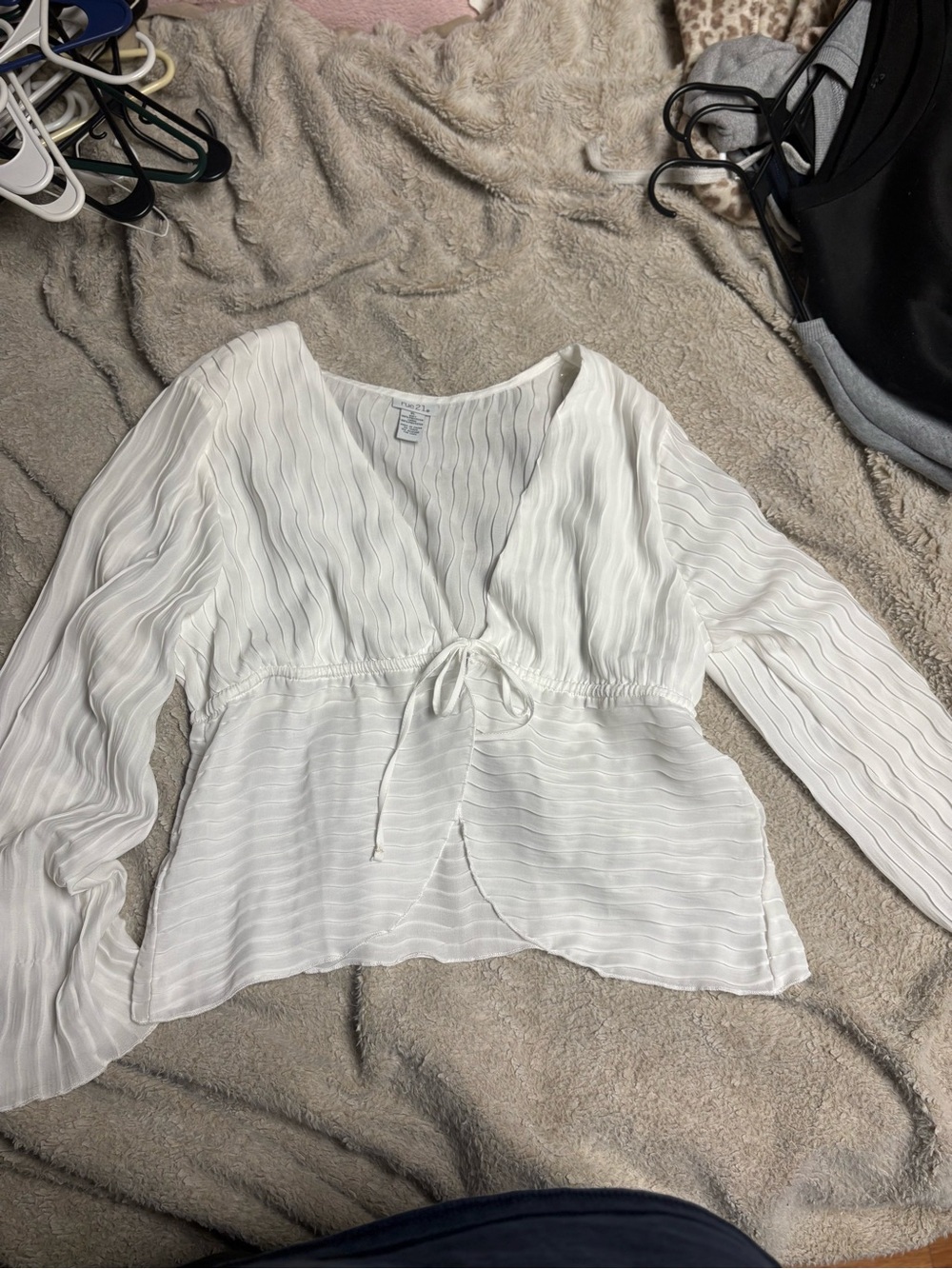 Rue21 White Tie-Front V-Neck Peasant Blouse